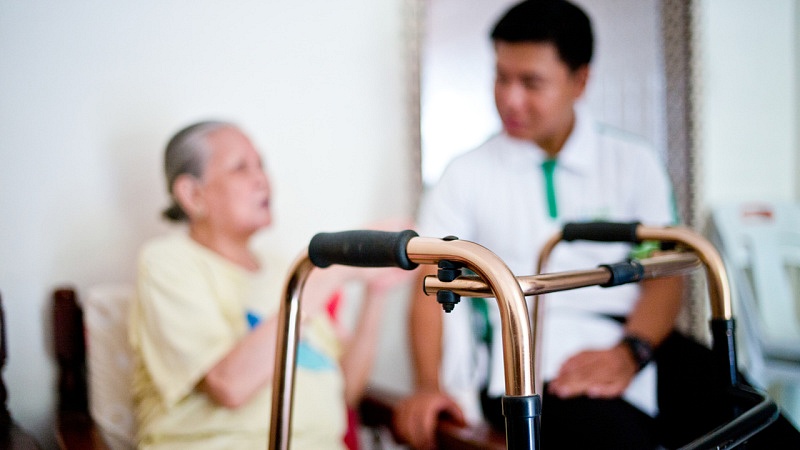 Suffering from Dementia, 79-year-old Mdm Wong requires extra patience and care (Photo Source: NTUC This Week)