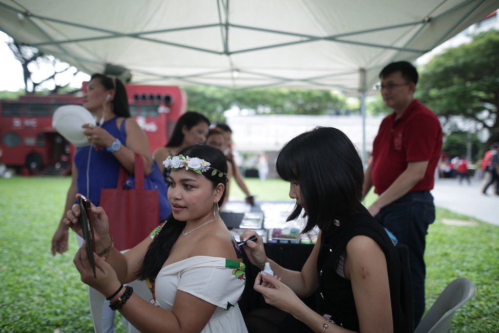 Want to shine bright like a diamond or have one drawn on you? With a glitter art booth at the event, participants had the opportunity to try out and choose interesting designs to be drawn on them for some added fun