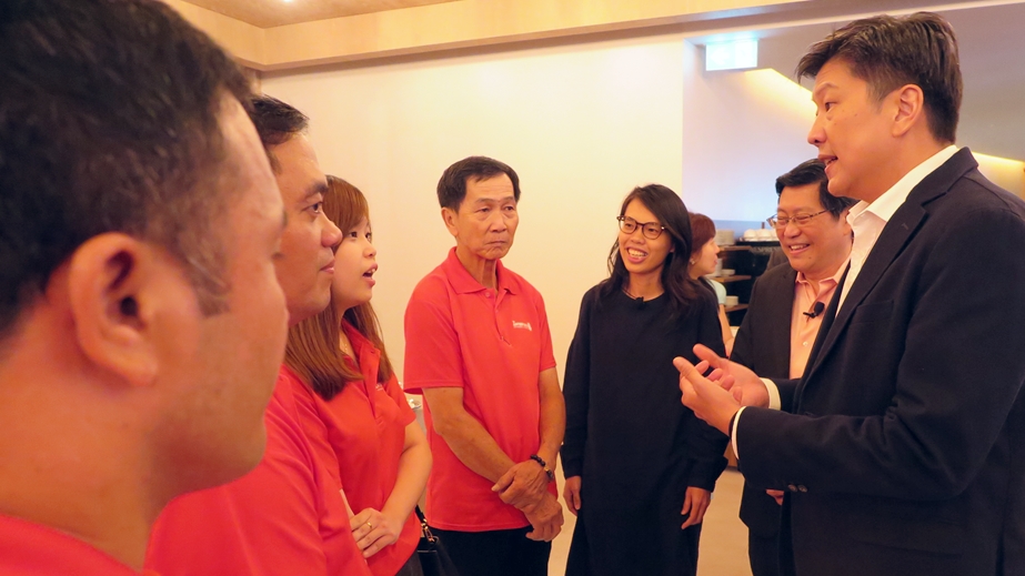 Ng Chee Meng with Intertech's team