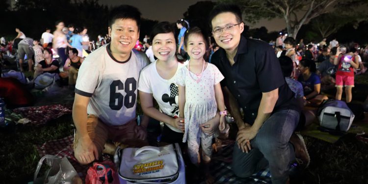 Advocating the importance of spending quality time with the whole family, Director of NTUC's Youth Development Unit, Desmond Choo, joined over 1,400 happy families at the NTUC U Picnic