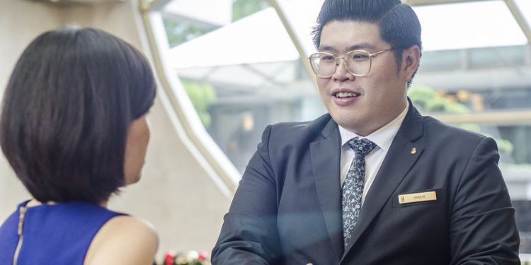 Rooms Executive, Douglas Heng