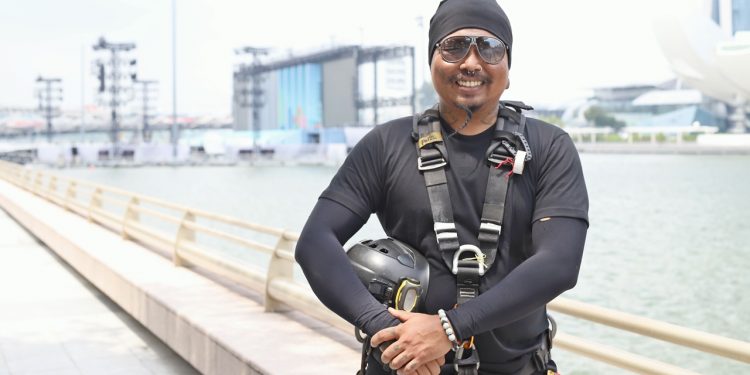 Freelance Rigger Raffi has over 15 years of experience in the events line.