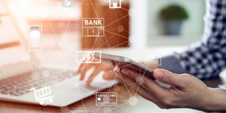 Financial Advice from the Best of Both Worlds