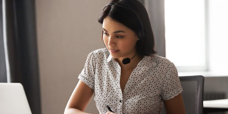 Tips for Trainers: 5 Ways to Overcome the Challenges of Online Learning for Adults