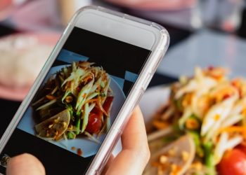 Melvin Yong: Hawkers, Digitise to Survive