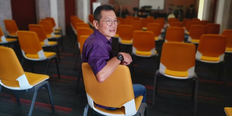 A Former Addict Who Now Gets High on Healing Lives