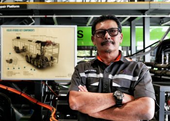 A Bus Industry Veteran Who Learns to Stay Relevant