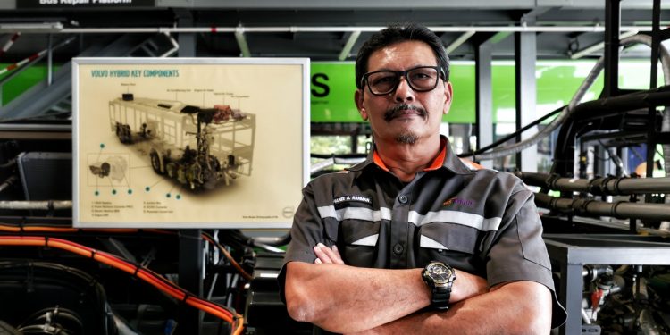 A Bus Industry Veteran Who Learns to Stay Relevant