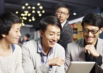 8 Effective Ways to Land Your Dream Job Through Networking (#6 is a Must!)
