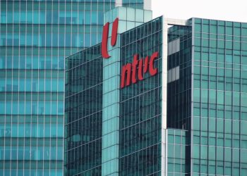 A picture of the NTUC Centre at One Marina Boulevard.