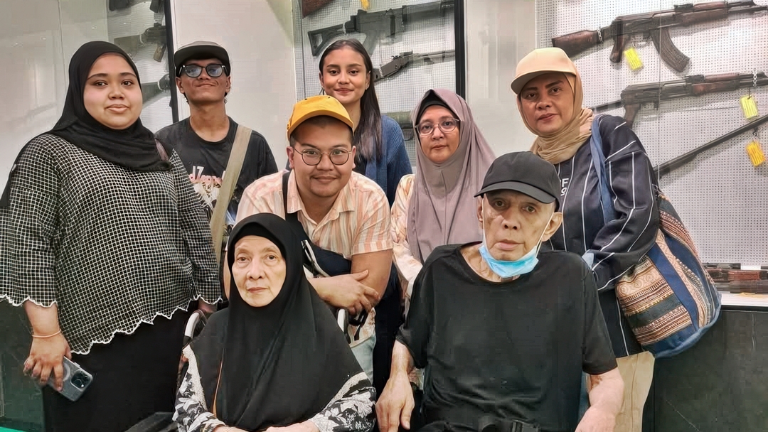 Ms Zuridah's family and relatives.