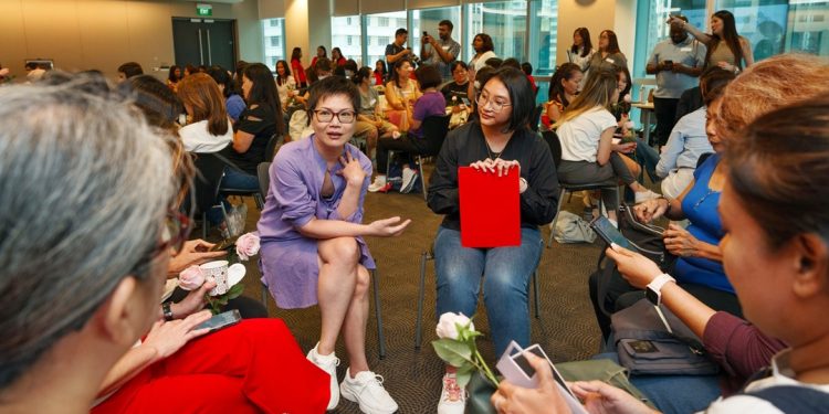 A session of Friendship Circles, an initiative by NTUC Women and Family and SG Her Empowerment.